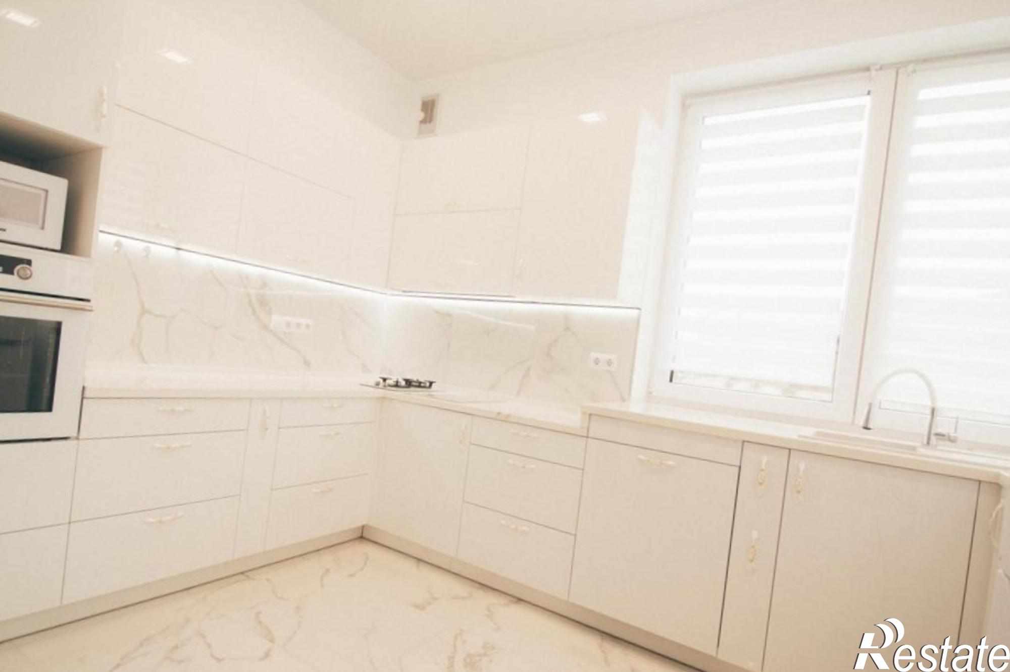Купить дачу, дом, коттедж за 23 000 000 рублей на Цветочная ул