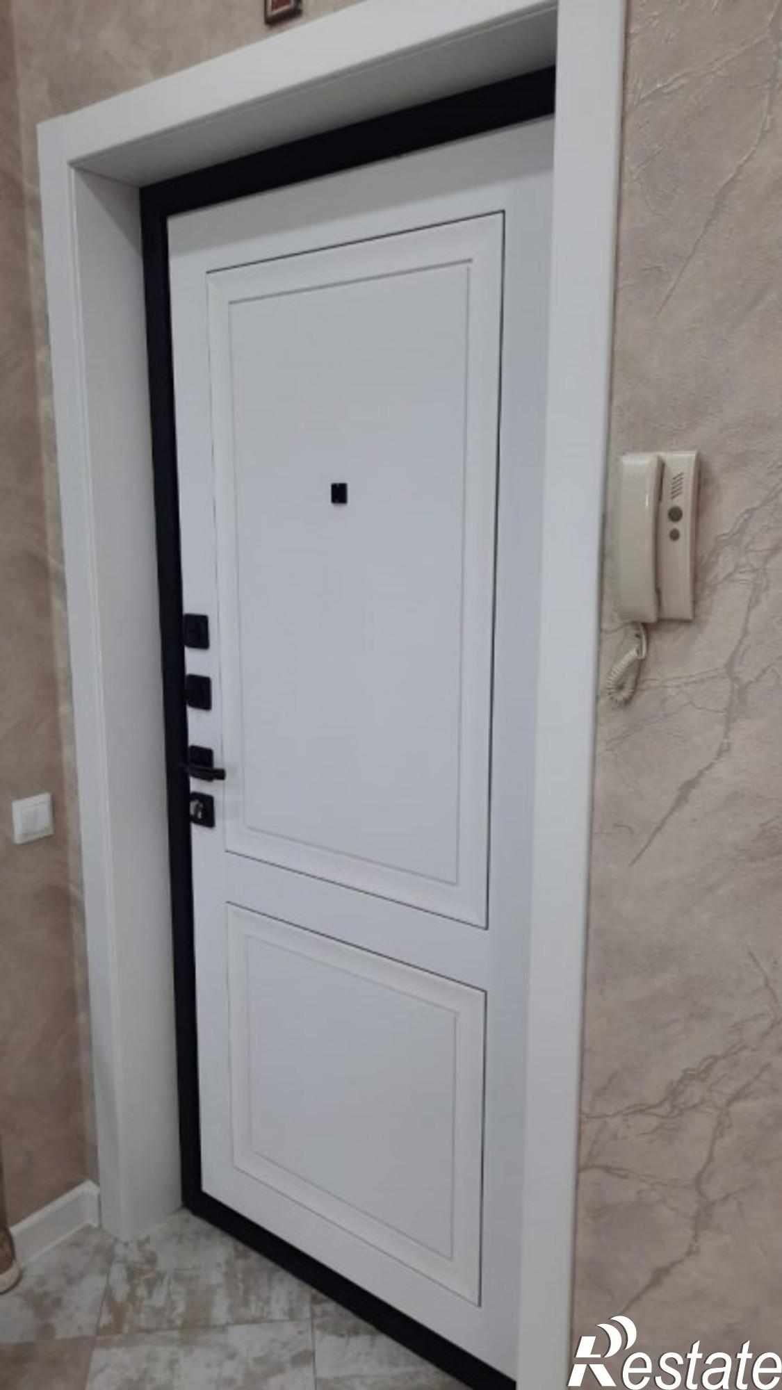 Купить квартиру за 10 000 000 рублей на Суворова, 27