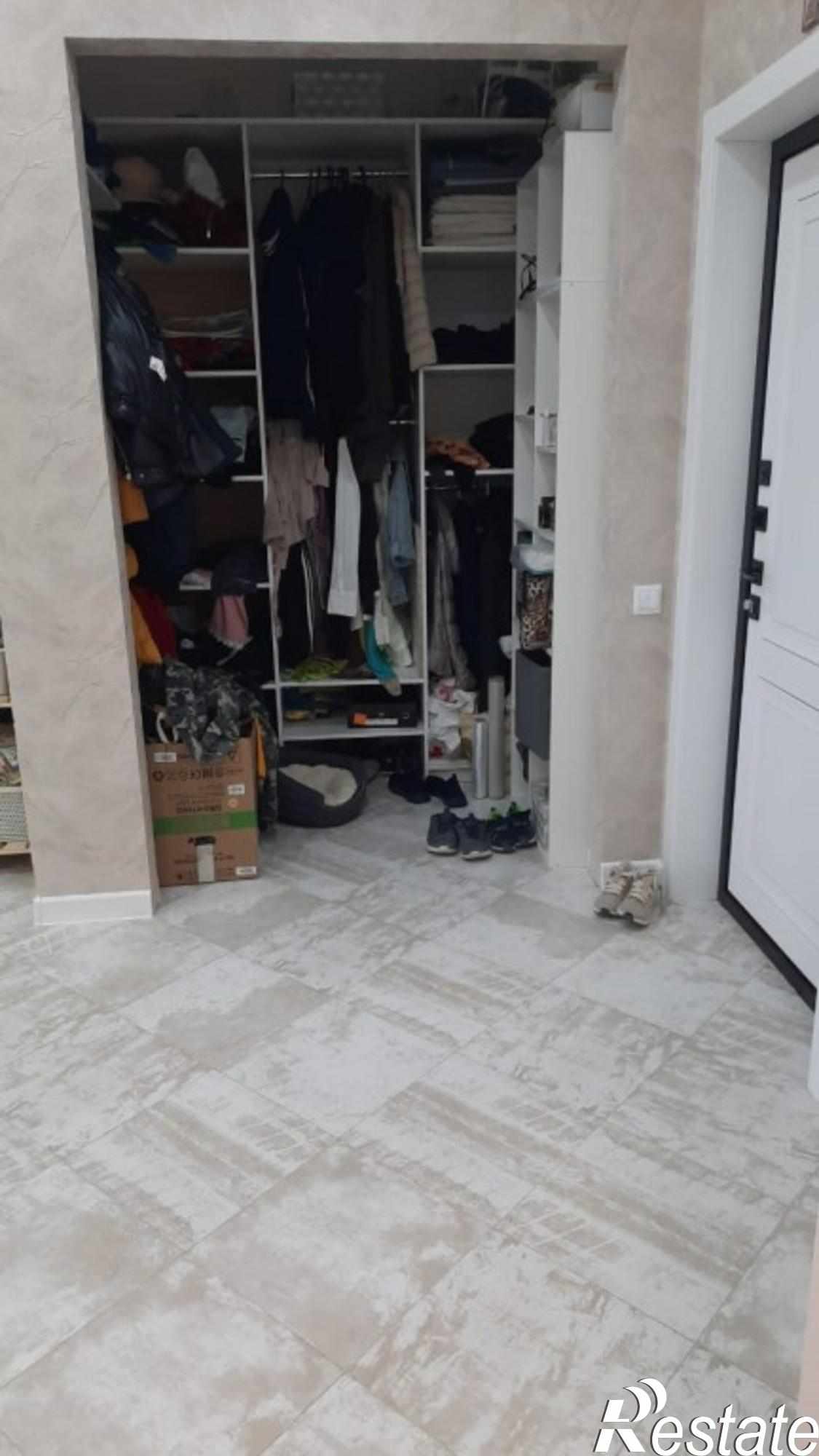 Купить квартиру за 10 000 000 рублей на Суворова, 27