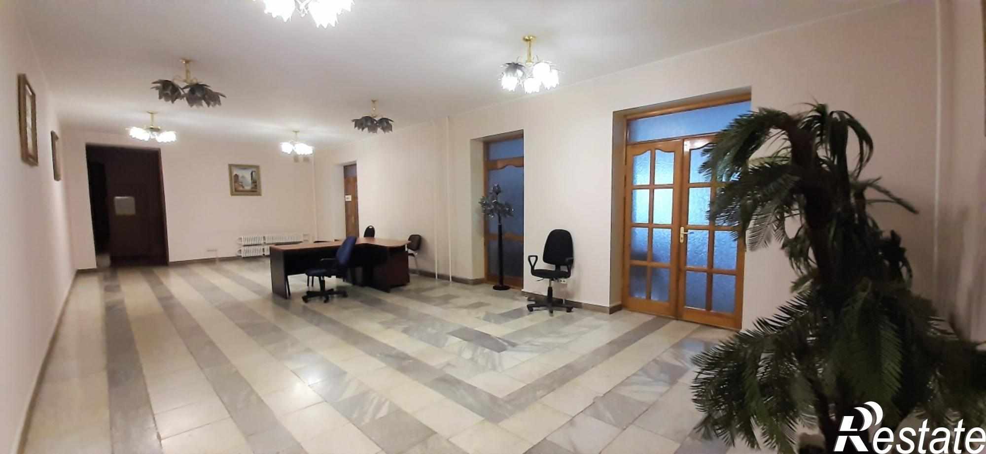Сдать офис, помещение под офис за 25 000 рублей на ул. Октябрьская, д. 1