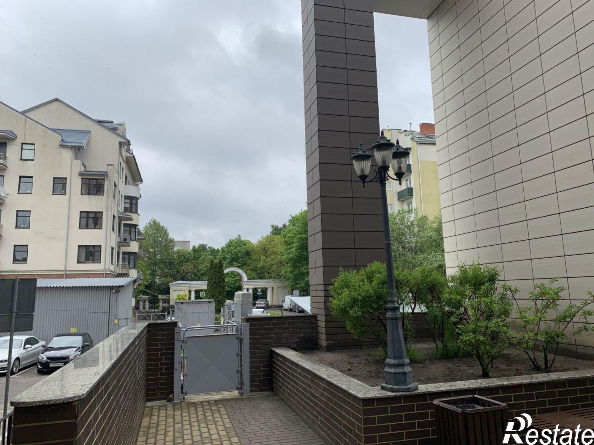 Купить квартиру за 12 000 000 рублей на Сержанта Колоскова ул, 8