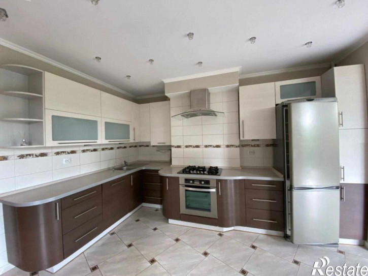 3-комн квартира Земельная ул, 12