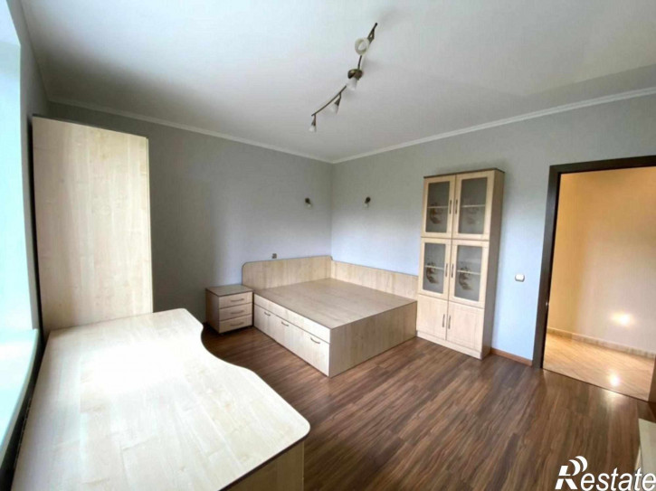 3-комн квартира Земельная ул, 12