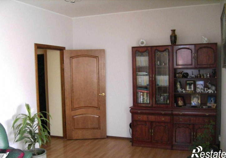 5-комн квартира Римского-Корсакова ул, 15