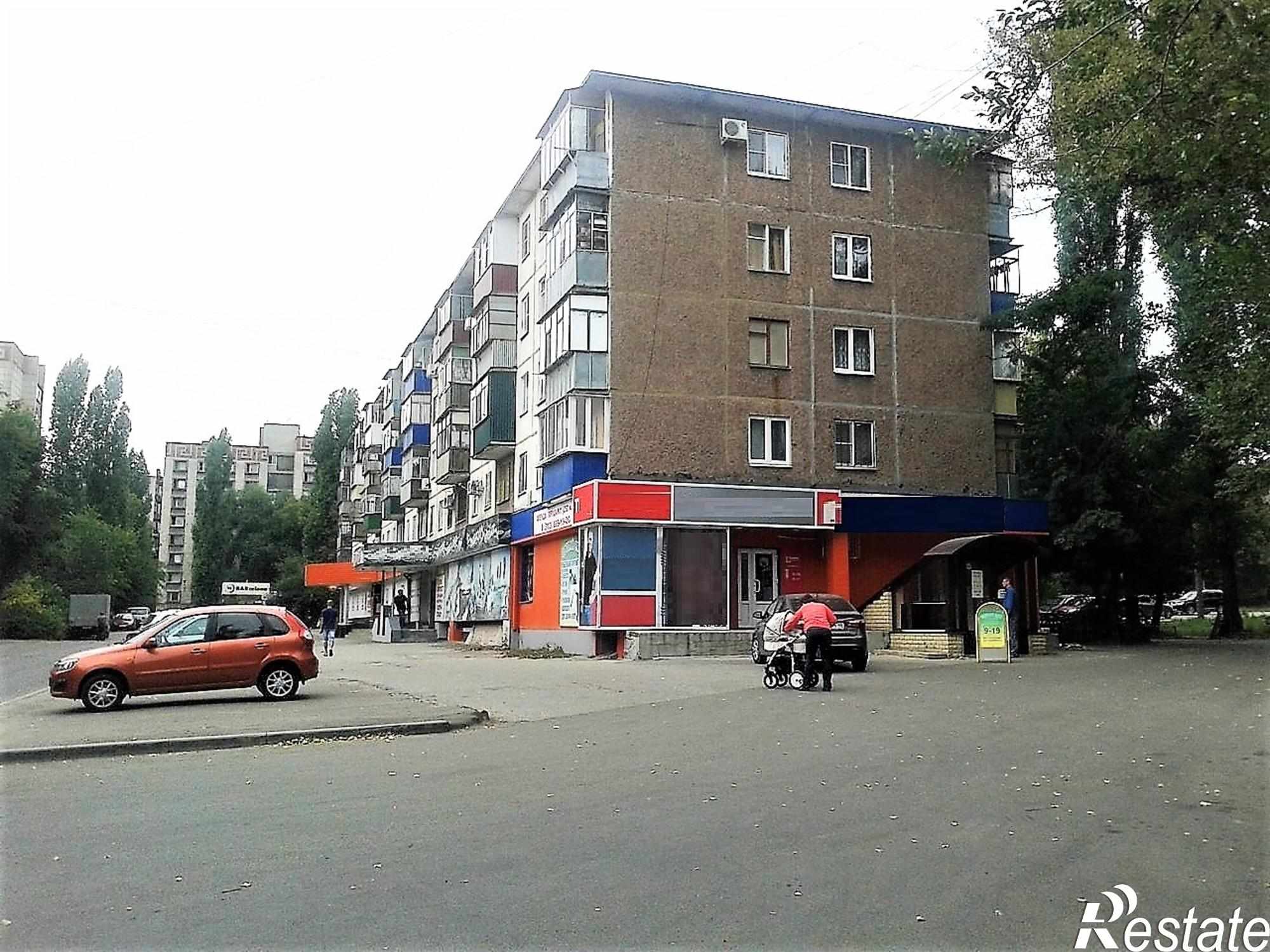 Сдать торговое помещение за 63 000 рублей на ул. Космонавтов, д. 80