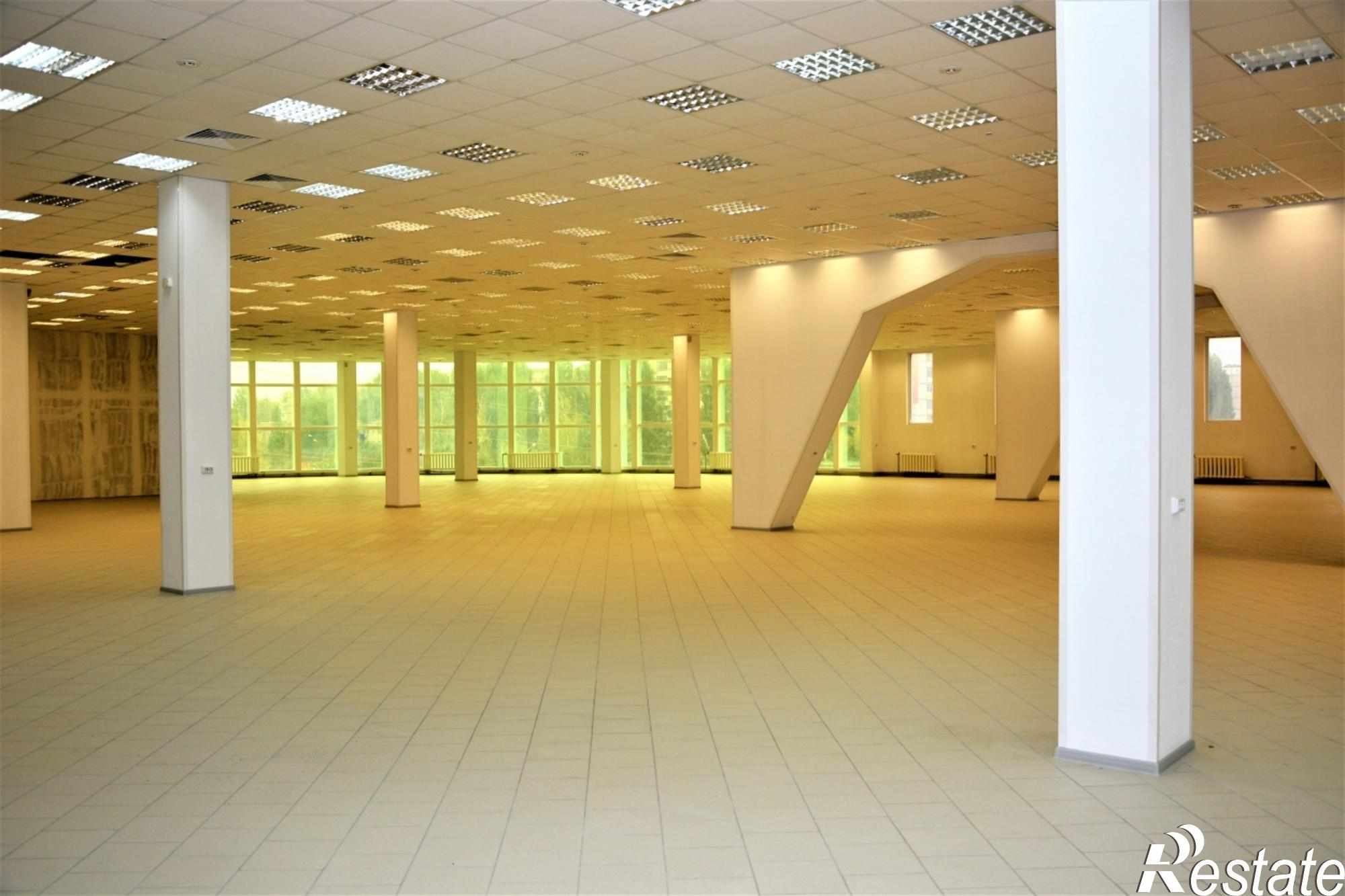 Сдать торговое помещение за 467 500 рублей на ул. им. Генерала Меркулова, д. --