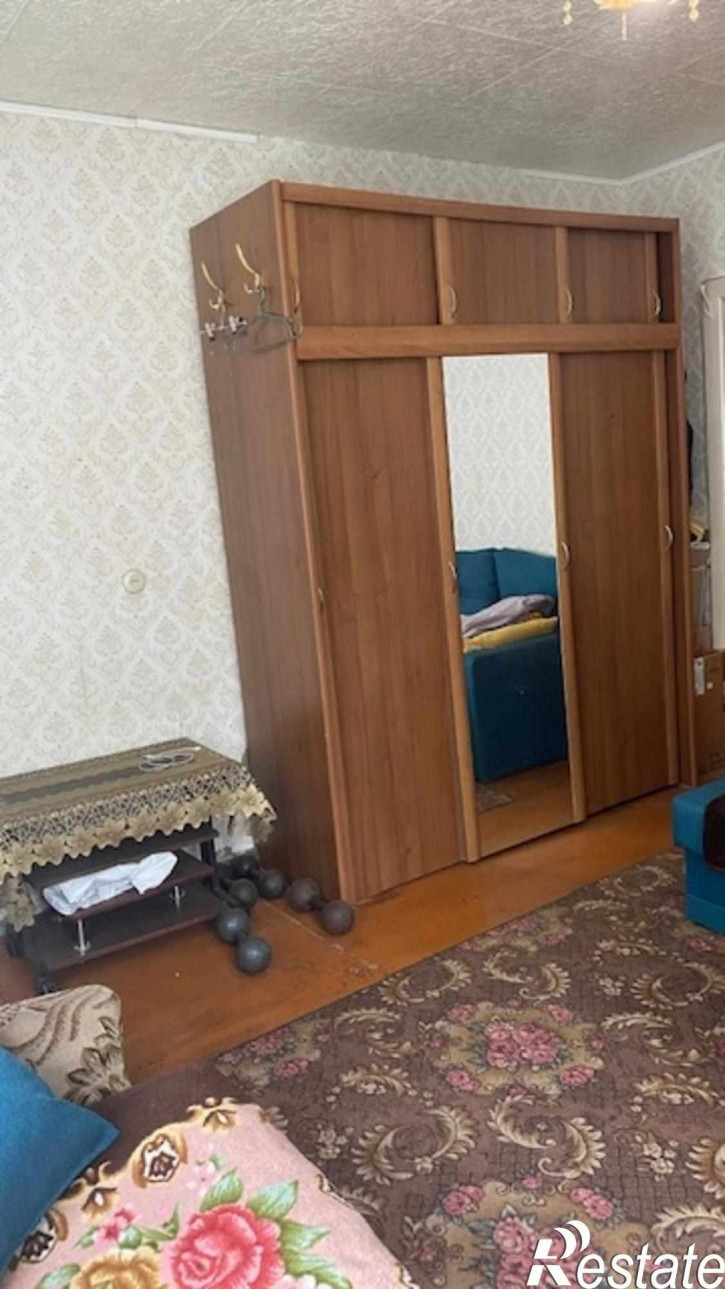 4-комн квартира Тельмана ул, 11б
