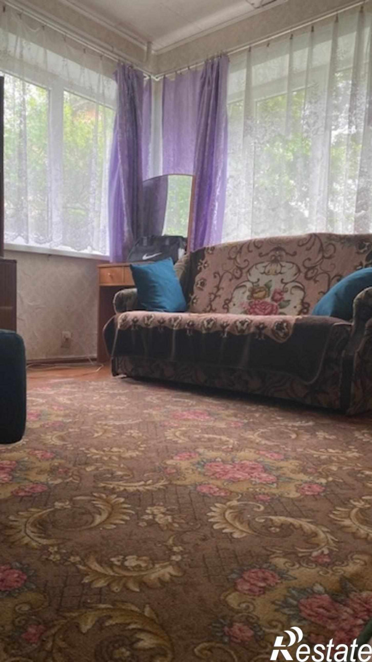 4-комн квартира Тельмана ул, 11б