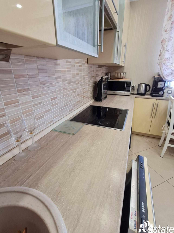 2-комн квартира Гайдара ул, 96