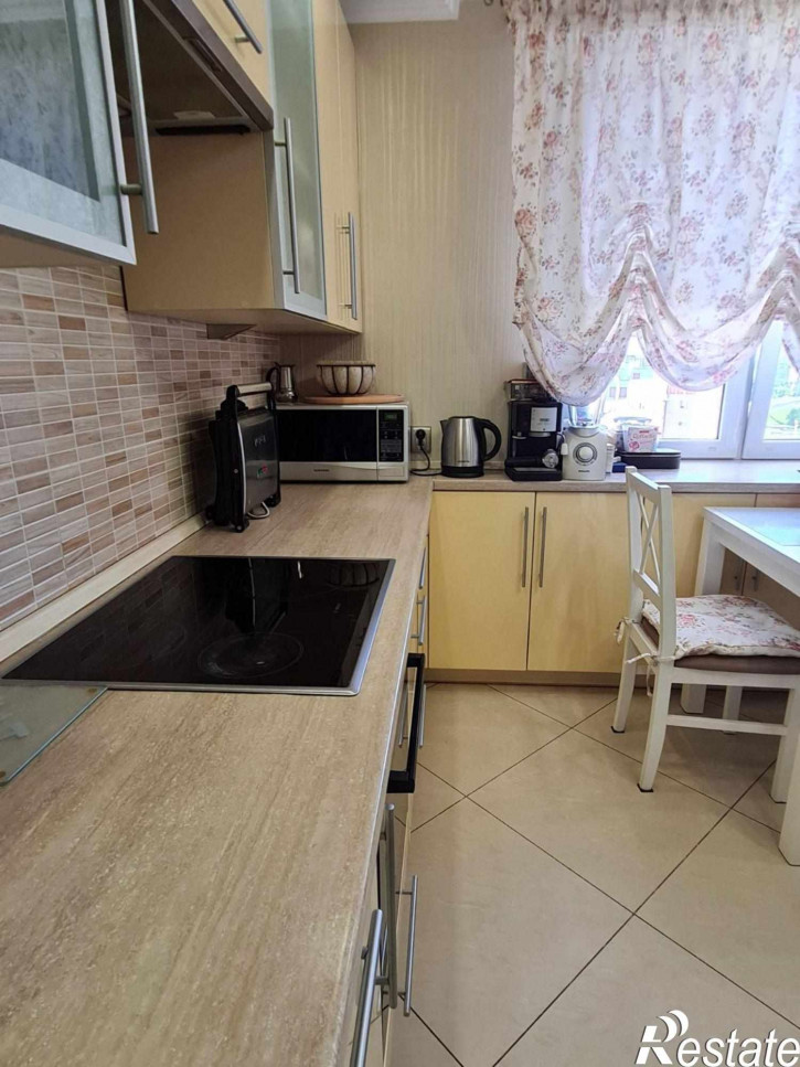 2-комн квартира Гайдара ул, 96