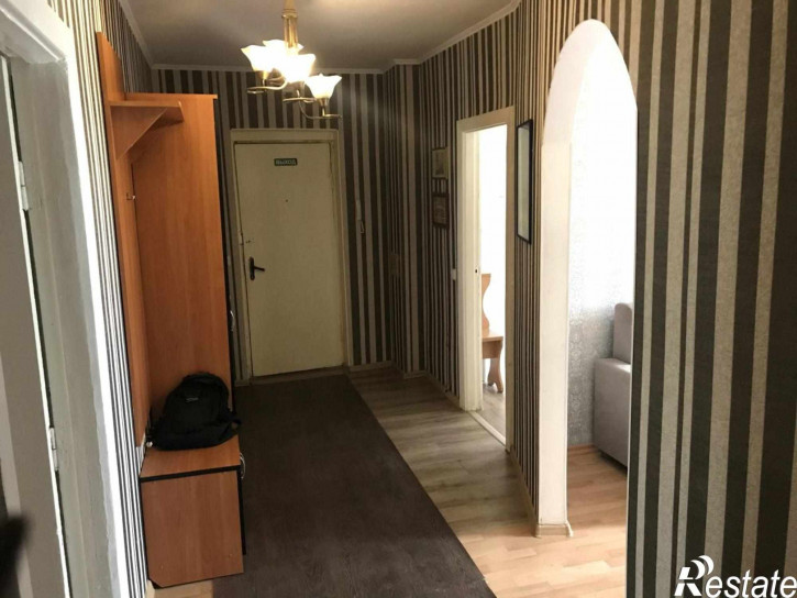 4-комн квартира Космонавта Леонова ул, 64