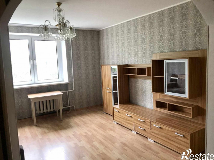 4-комн квартира Космонавта Леонова ул, 64