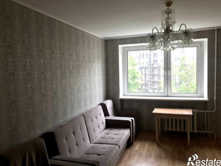 4-комн квартира Космонавта Леонова ул, 64