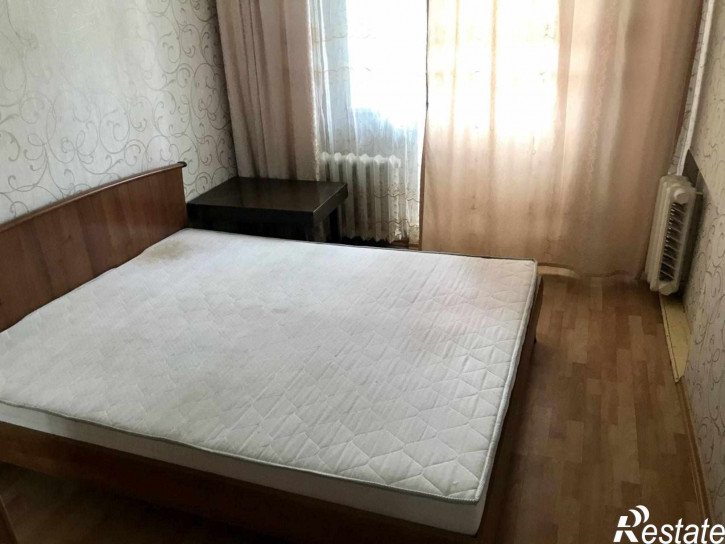 4-комн квартира Космонавта Леонова ул, 64