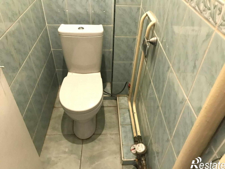 4-комн квартира Космонавта Леонова ул, 64