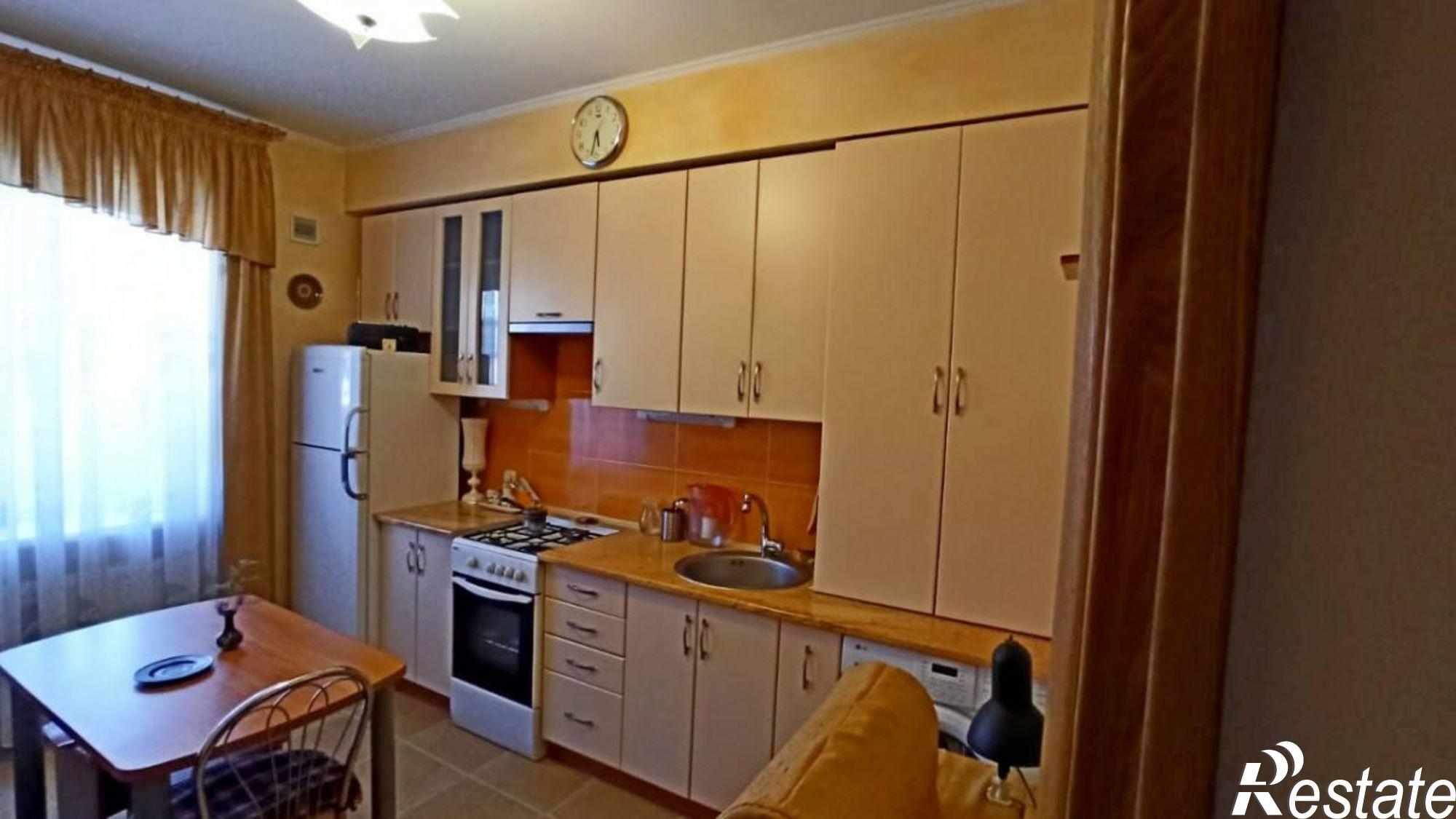 Купить квартиру за 4 420 000 рублей на Лукашова ул, 48