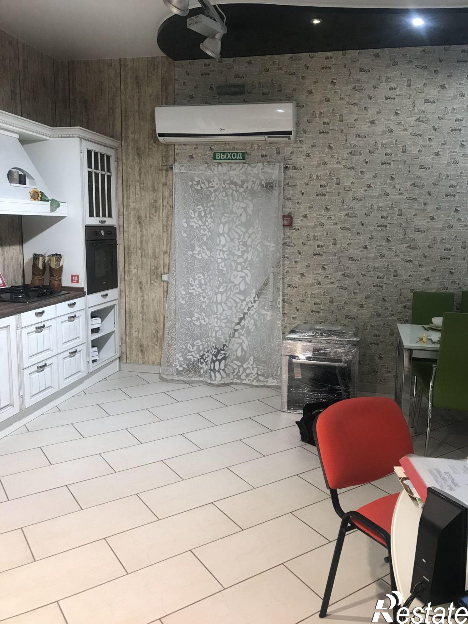 Купить торговое помещение за 7 990 000 рублей на Россия, Лебедева ул, 37, Мотовилихинский