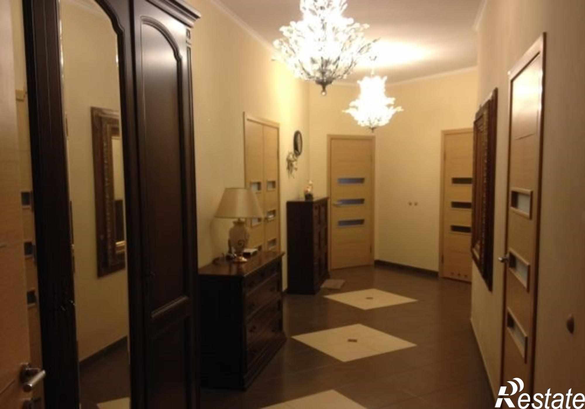 Купить квартиру за 10 500 000 рублей на Колхозная ул, 5