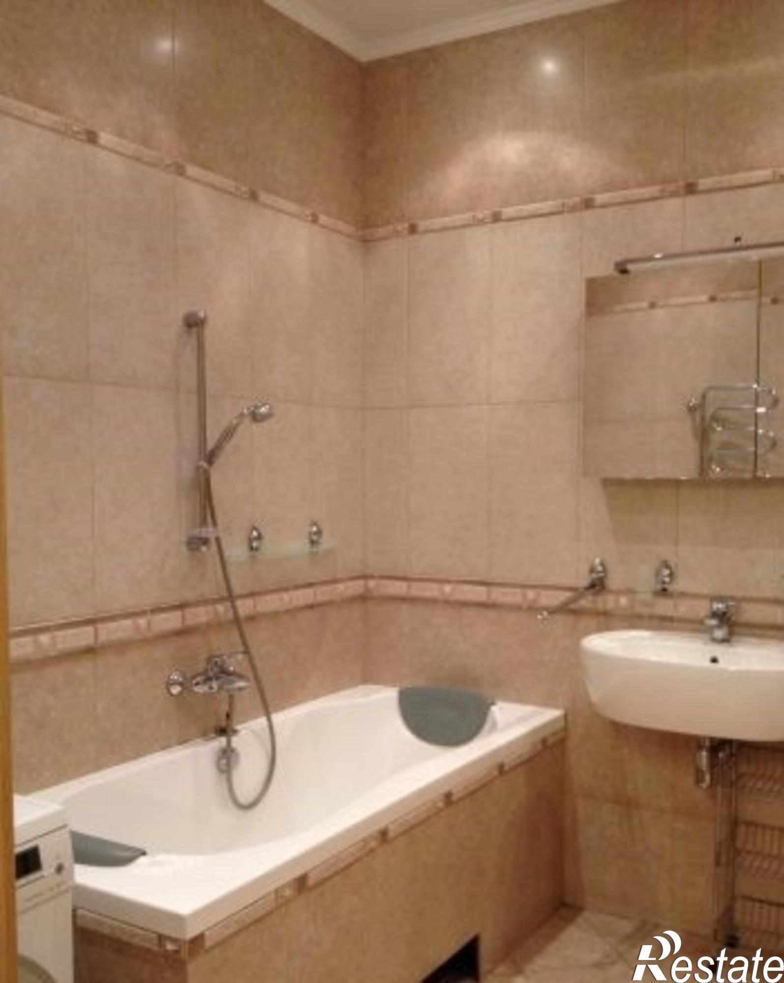 Купить квартиру за 10 500 000 рублей на Колхозная ул, 5