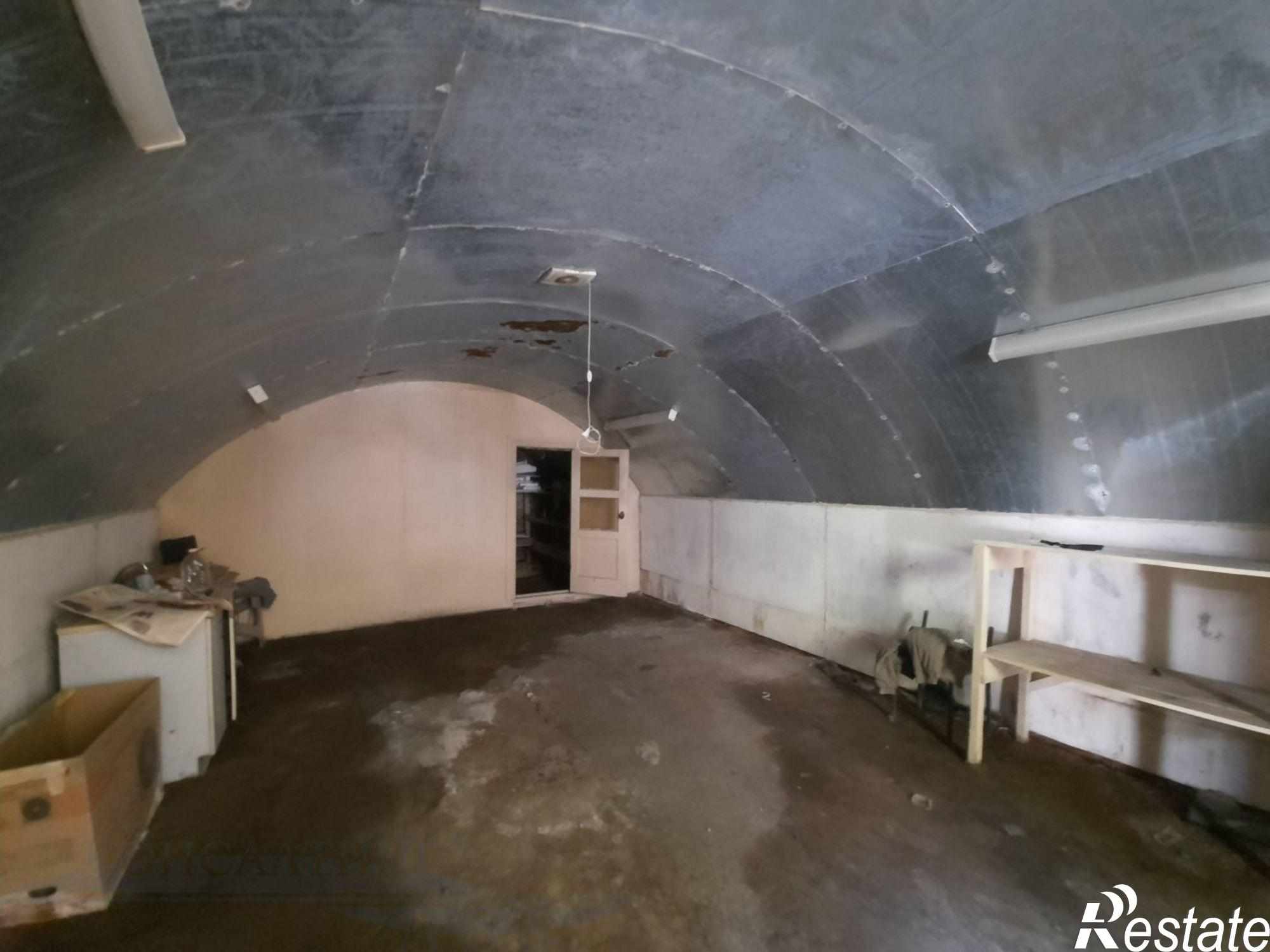 Купить гараж, место в паркинге за 3 200 000 рублей на г. Астрахань, Кировский район, ул. Красного Знамени, 5