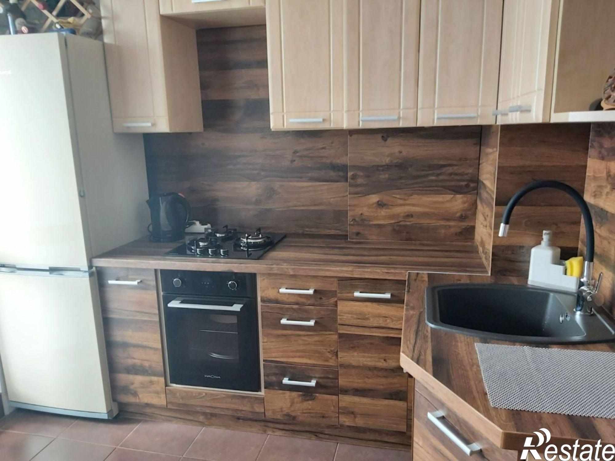 Купить квартиру за 4 560 000 рублей на Новгородская ул, 7