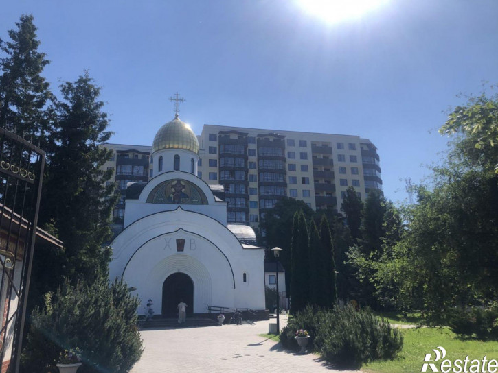 2-комн квартира Космонавта Леонова ул, 49а