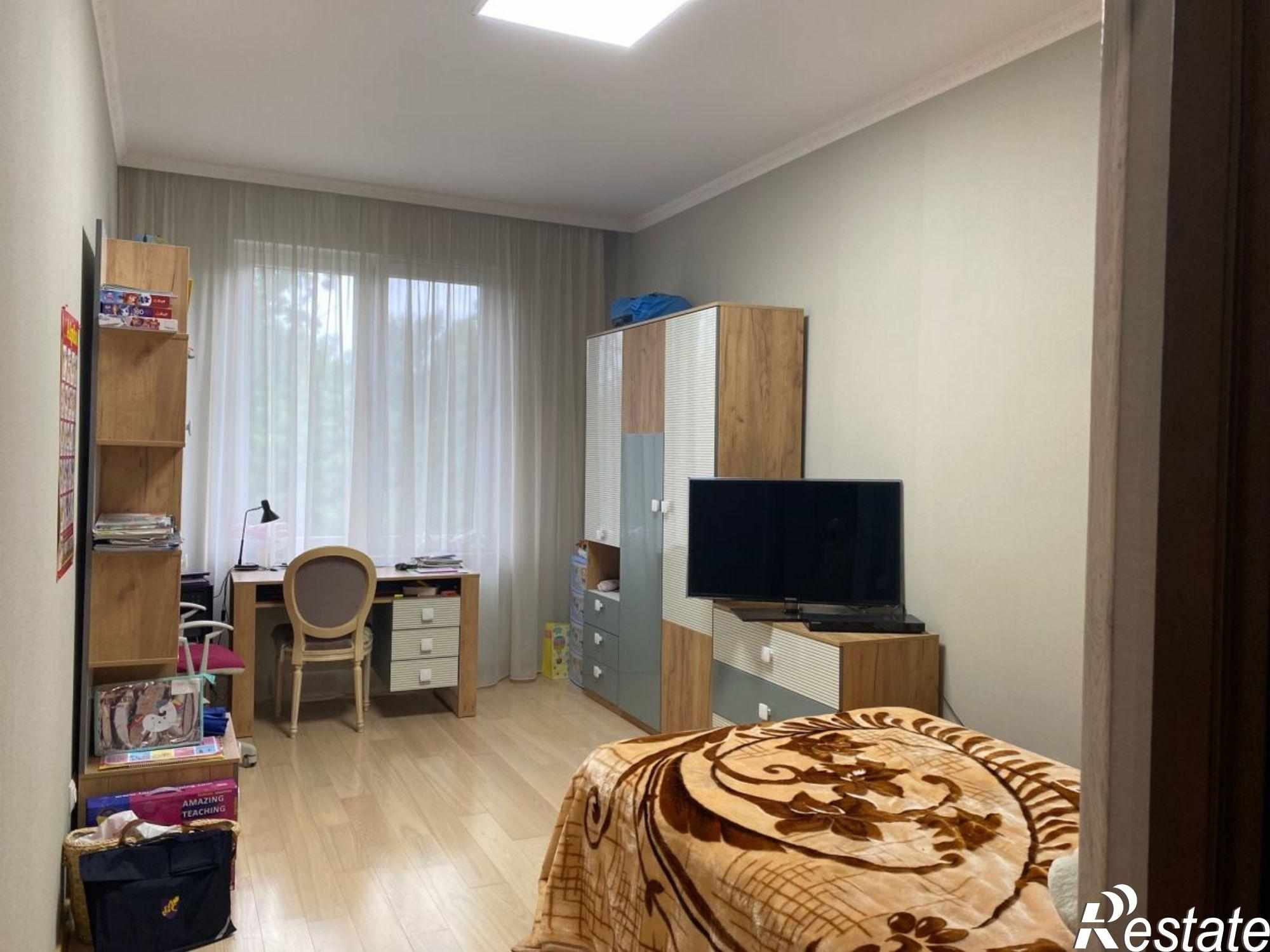 Купить квартиру за 13 500 000 рублей на Д.Донского ул, 20