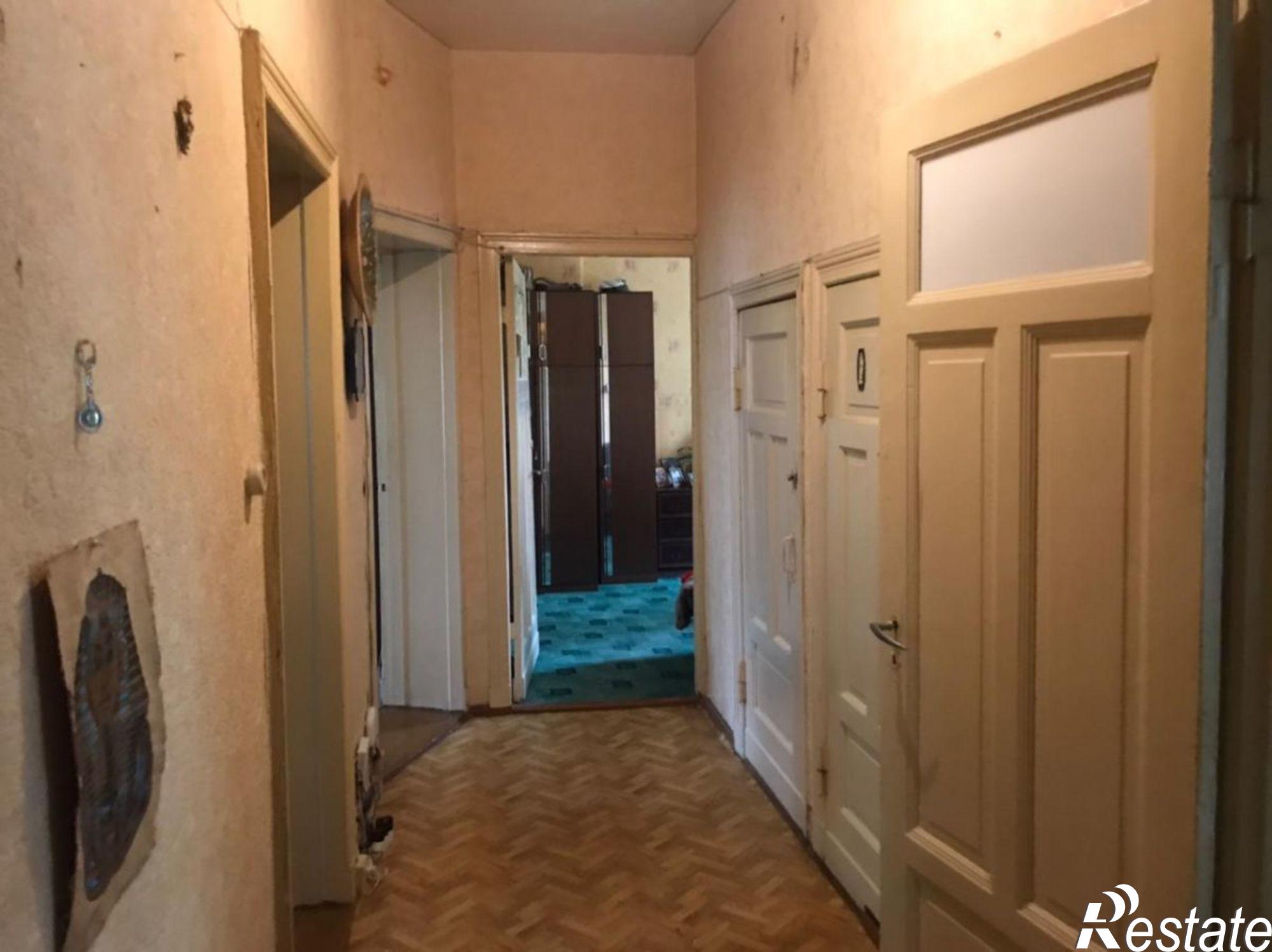 Купить квартиру за 9 400 000 рублей на Алябьева ул, 31