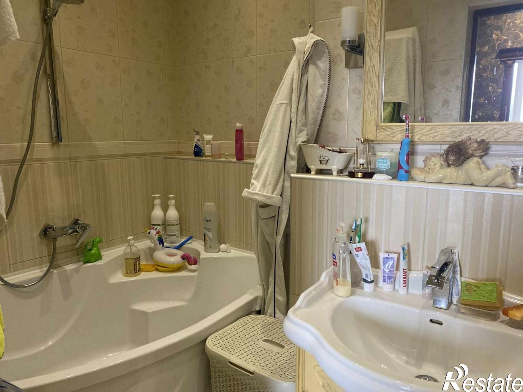 Купить квартиру за 13 500 000 рублей на Д.Донского ул, 20