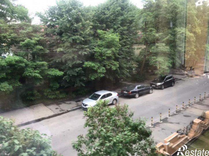 3-комн квартира Алябьева ул, 31