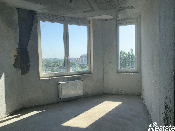 3-комн квартира Космонавта Леонова ул, 49а
