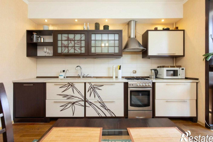 3-комн квартира Парковый пер, 6