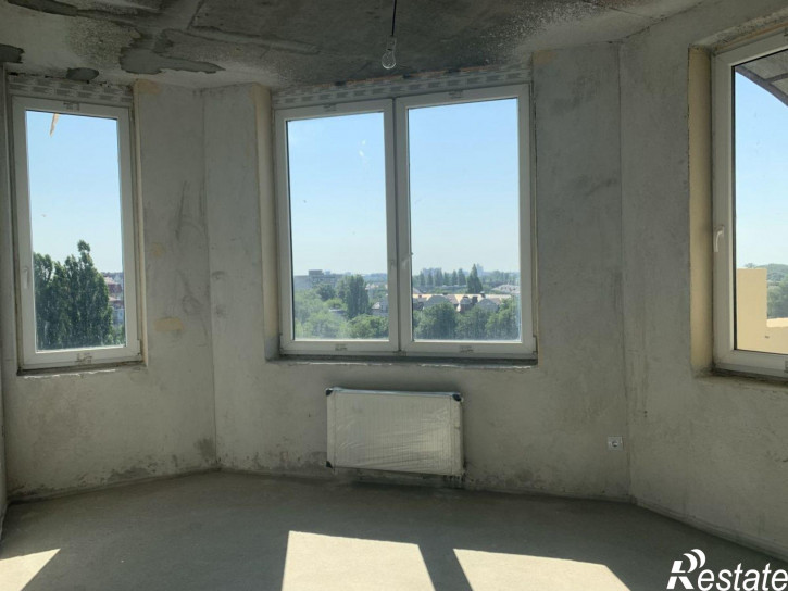 3-комн квартира Космонавта Леонова ул, 49а