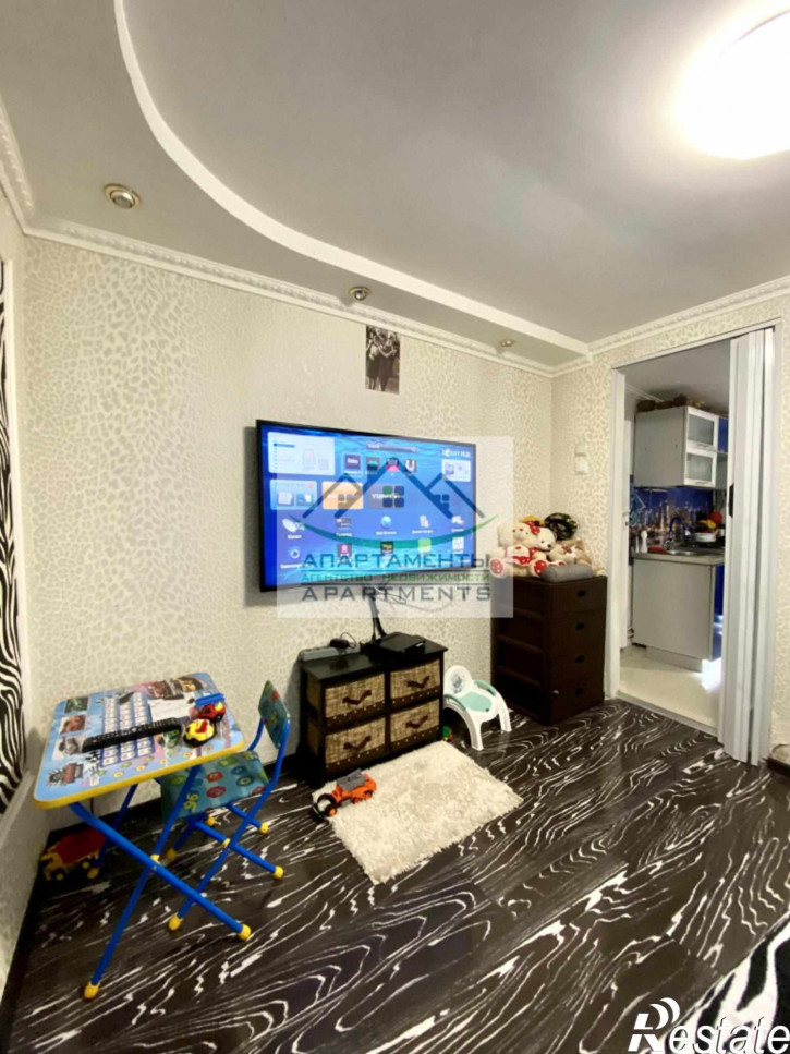 3-комн квартира Крайнего ул, 79