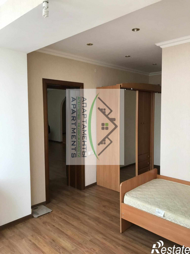3-комн квартира Розы Люксембург ул, 42