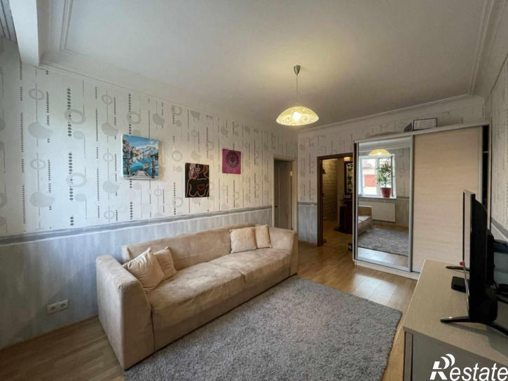 2-комн квартира Осенняя ул, 24
