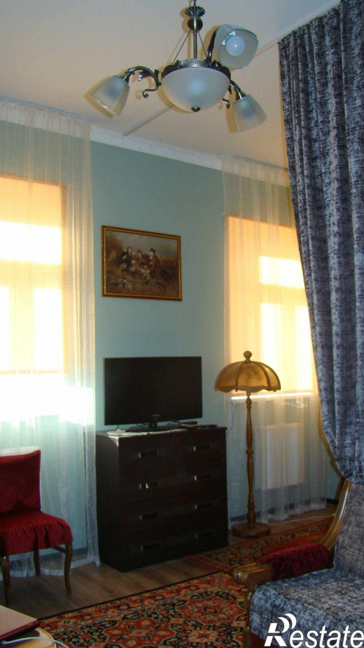 2-комн квартира Октябрьская пл, 34