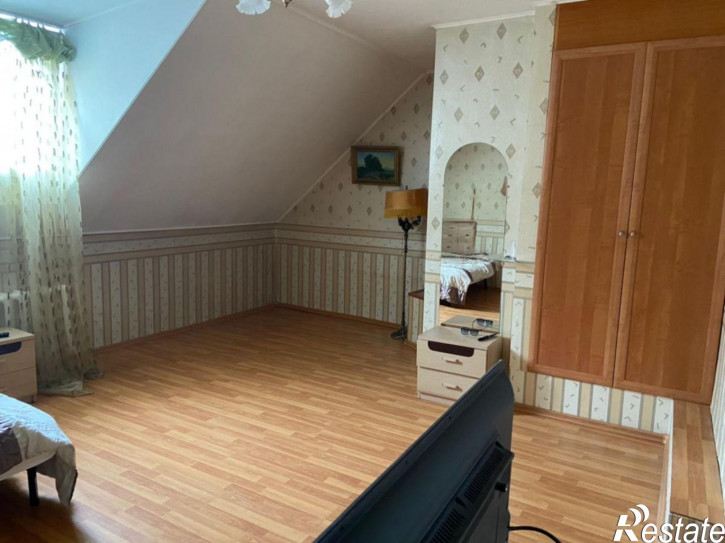 3-комн квартира Стекольная ул, 33