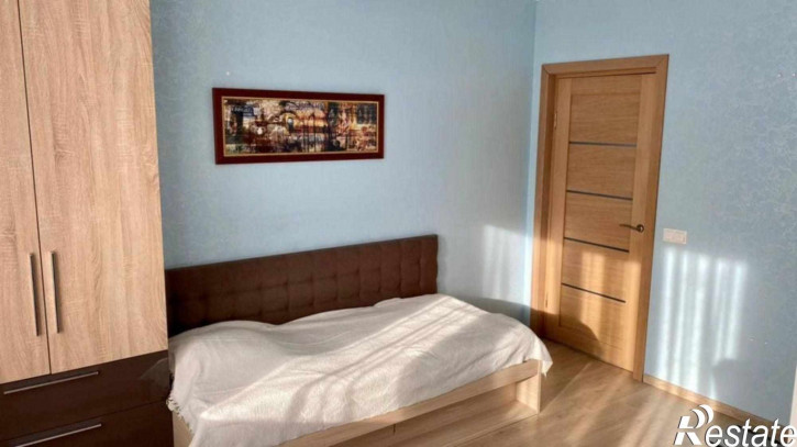 3-комн квартира Виктора Денисова ул, 12
