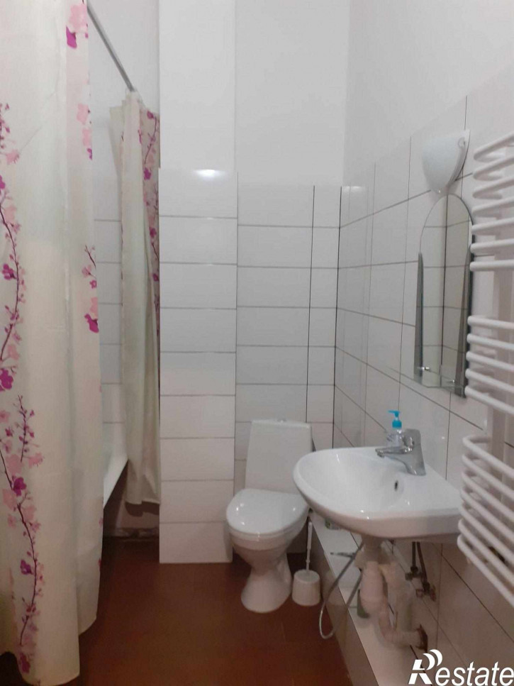 2-комн квартира Октябрьская пл, 34