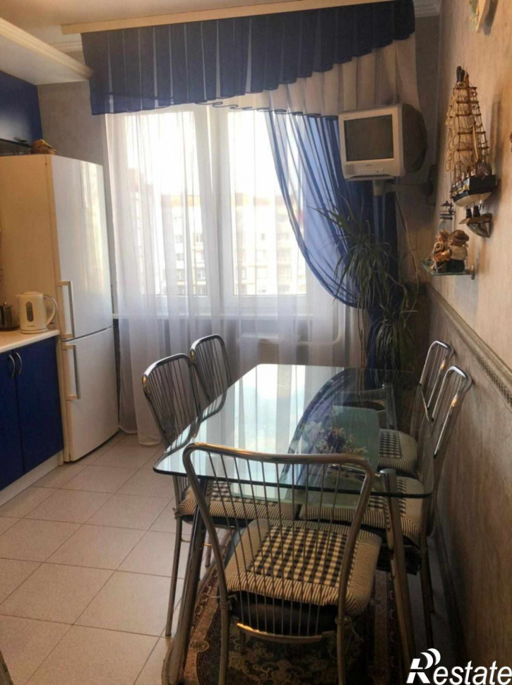 3-комн квартира Партизана Железняка ул, 6