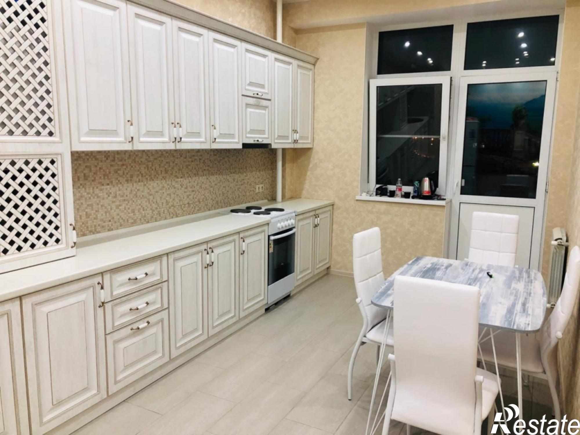 Купить квартиру за 10 000 000 рублей на Бунимовича ул, 15,корп.2
