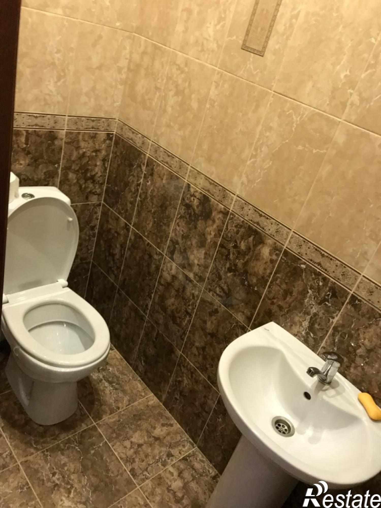 Купить квартиру за 10 000 000 рублей на Бунимовича ул, 15,корп.2