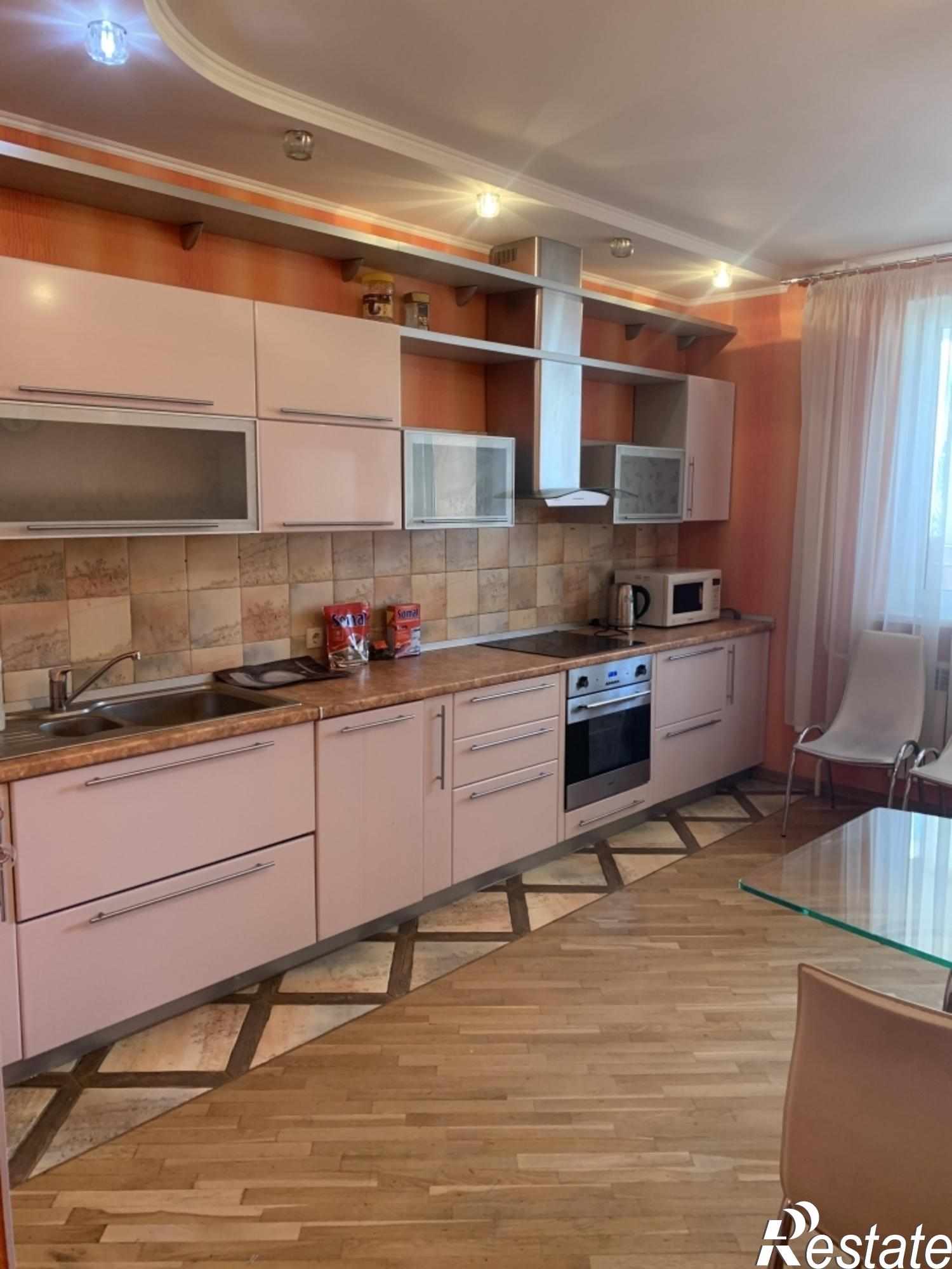 Купить квартиру за 8 500 000 рублей на Дунаевского ул, 92к2