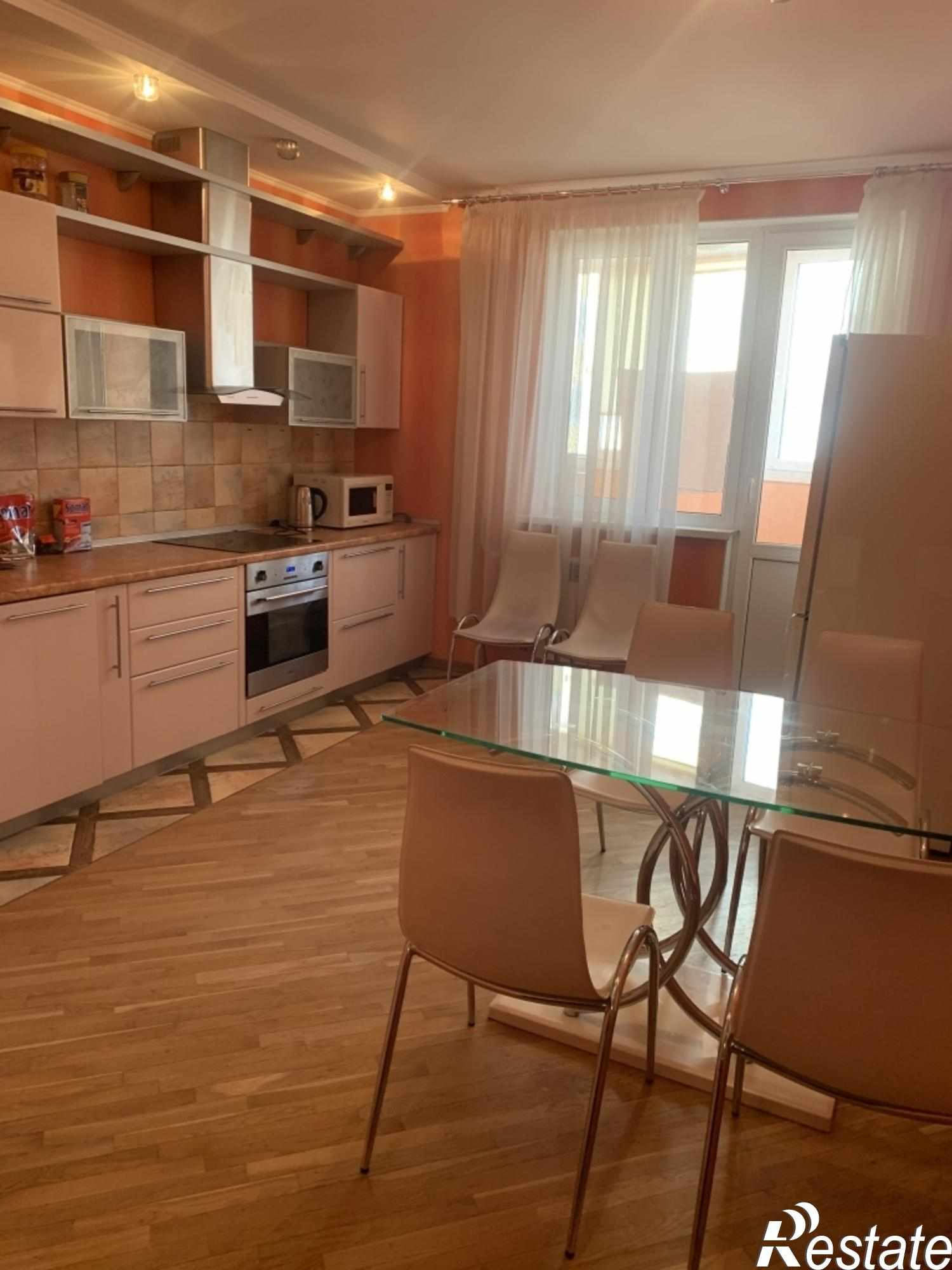 Купить квартиру за 8 500 000 рублей на Дунаевского ул, 92к2