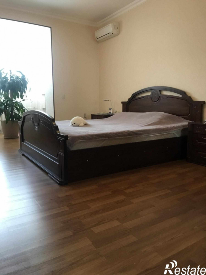 2-комн квартира Нежнова ул, 21,корп.1