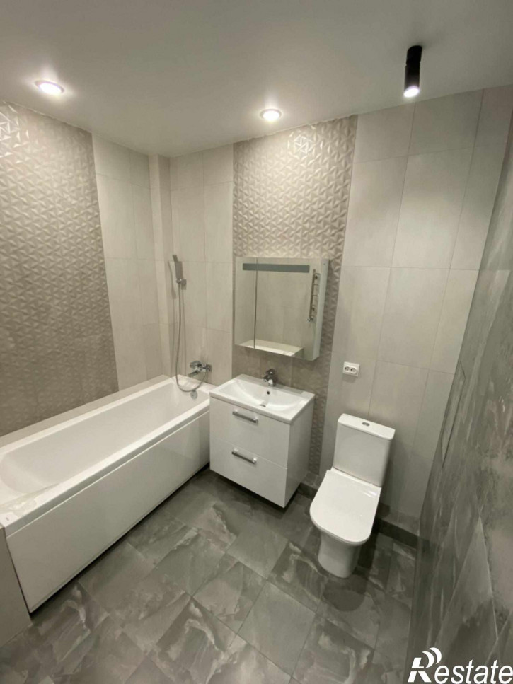 2-комн квартира Нежнова ул, 52