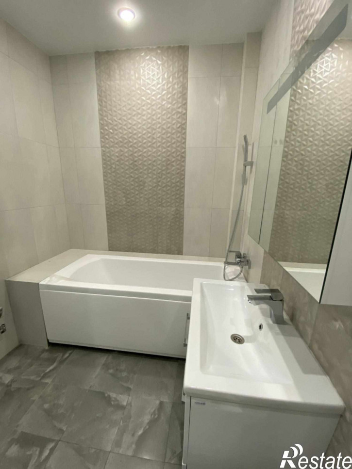 2-комн квартира Нежнова ул, 52