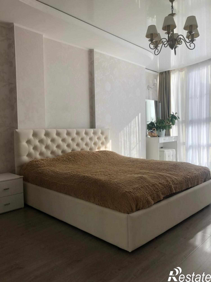 3-комн квартира Оранжерейная ул, 22