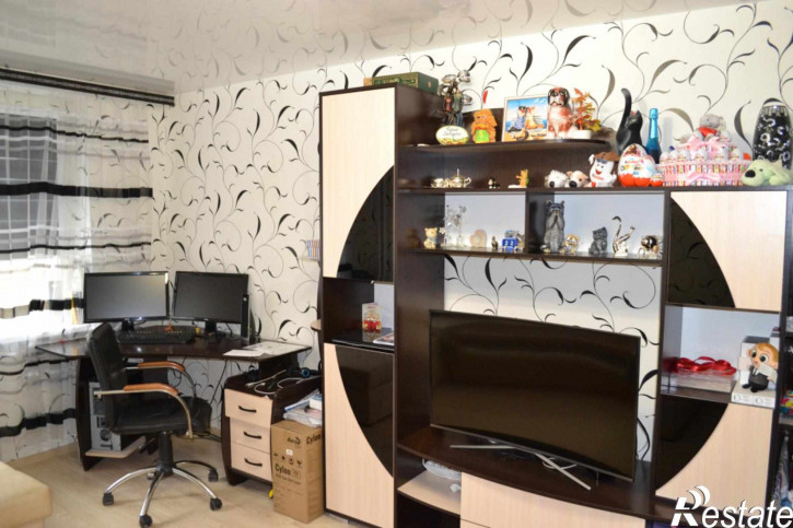 2-комн квартира Нежнова ул, 72